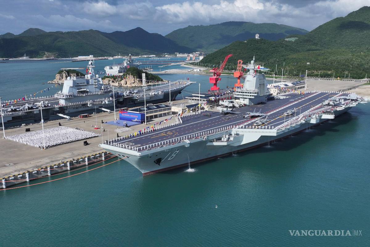 $!La ceremonia de puesta en servicio y presentación de la bandera del Fujian, el tercer portaaviones de China y el primero diseñado y construido por el propio país.