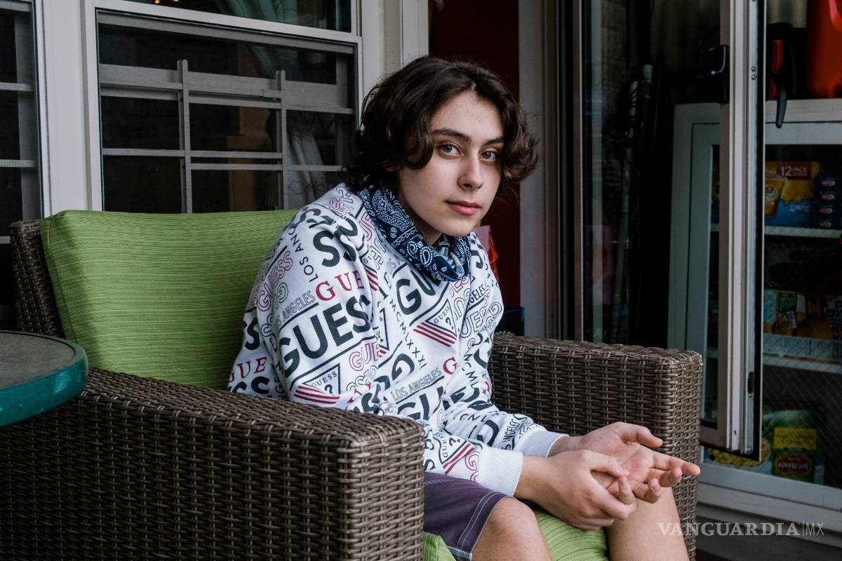 ‘Fuego puro’ en sus venas: un adolescente lucha contra un nuevo síndrome de COVID