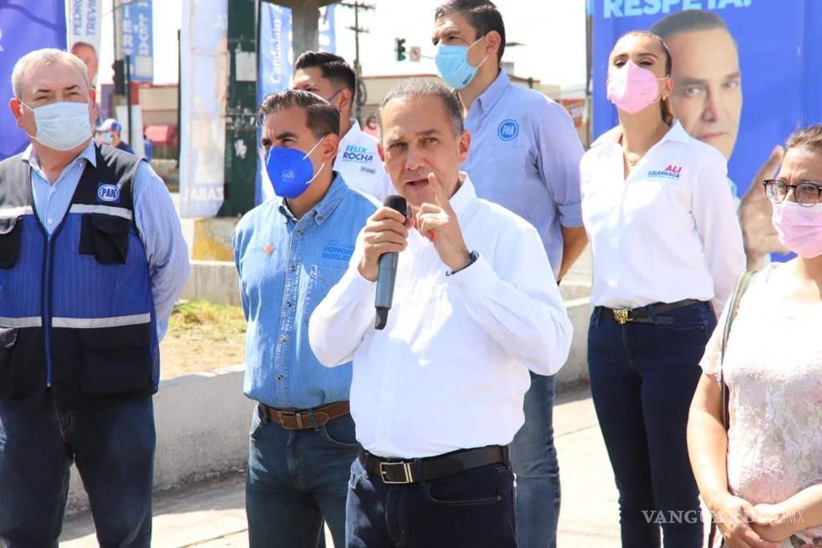 AMLO quiere gobernar Nuevo León a través de Samuel García, advierte Fernado Larrazabal