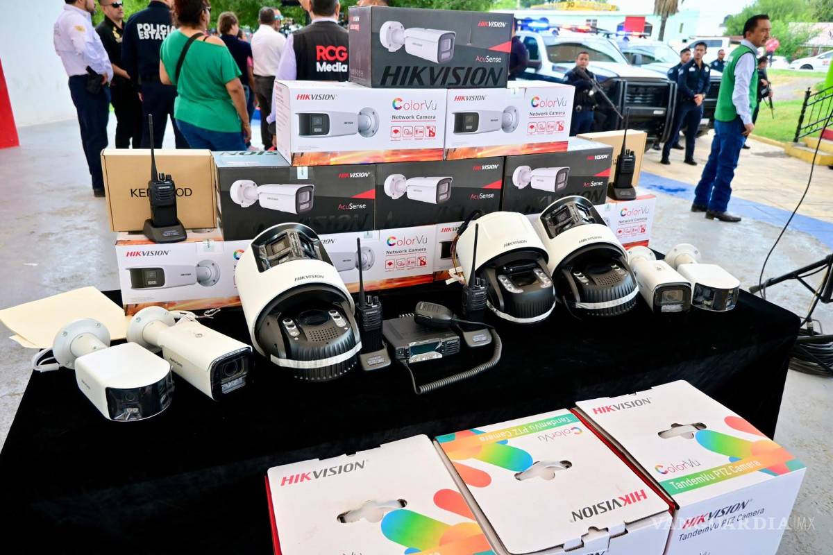 $!El equipamiento incluye estaciones de pánico, radios portátiles y móviles, además de una nueva estación de monitoreo con cuatro pantallas.