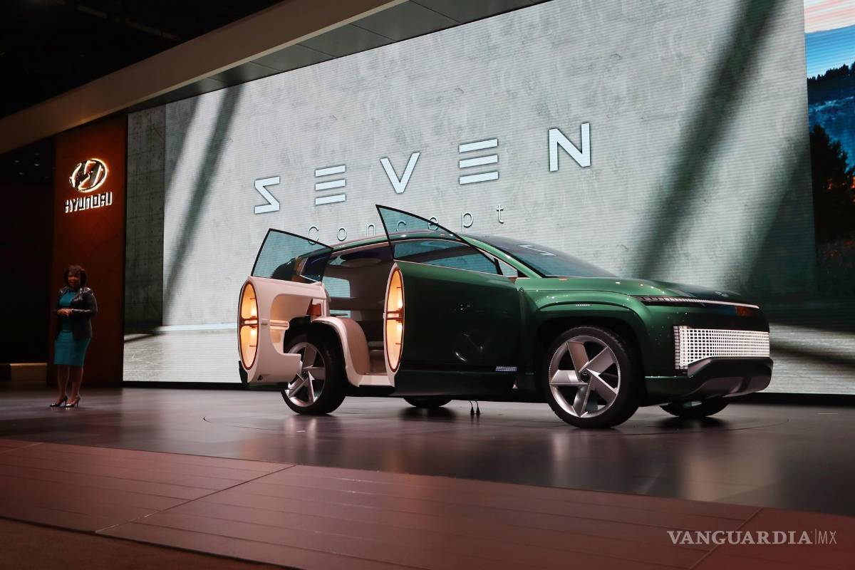 $!El Hyundai Seven Concept se presenta en Automobility LA en Los Ángeles, California. EFE/EPA/David Swanson