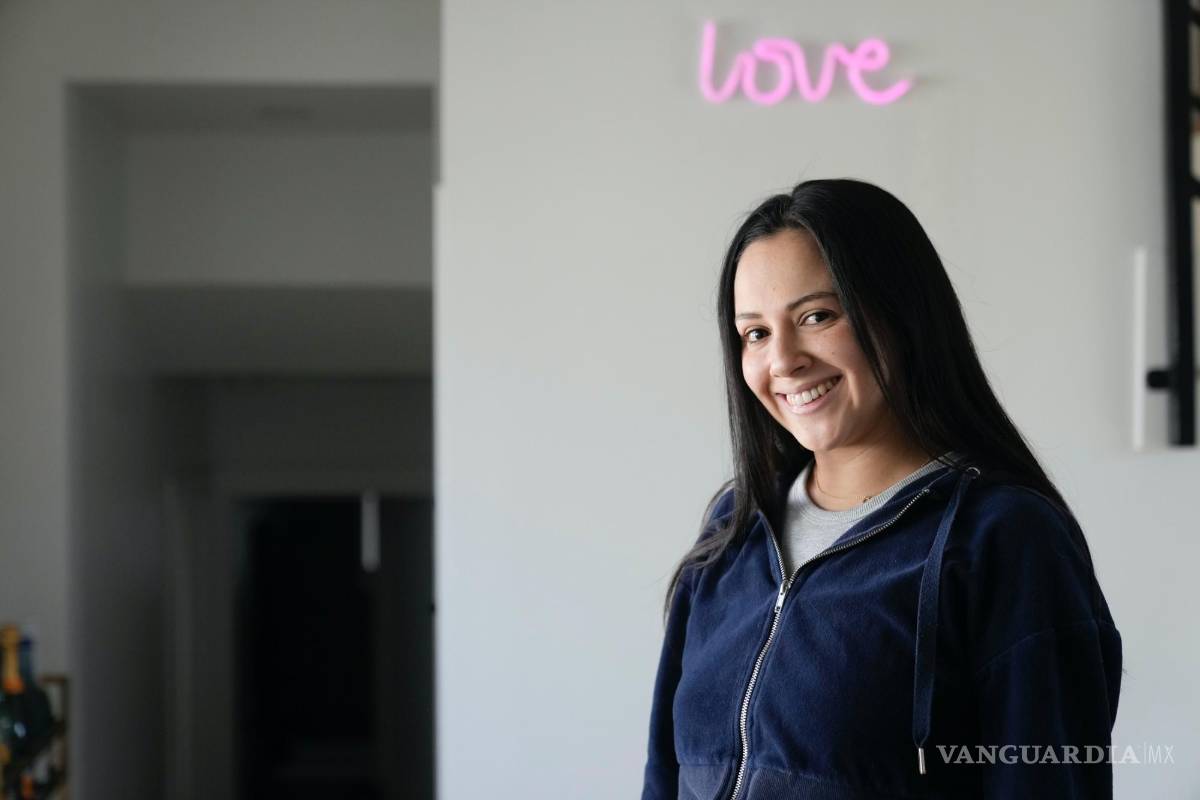 $!Cassandra Nuñez en su casa en Inglewood, California.