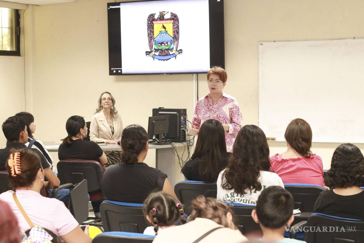 $!La directora del IDEA Saltillo, Violeta Azeneth Cedillo Rodríguez, dio la bienvenida a los asistentes del Open House “Vive la Experiencia IDEA”.