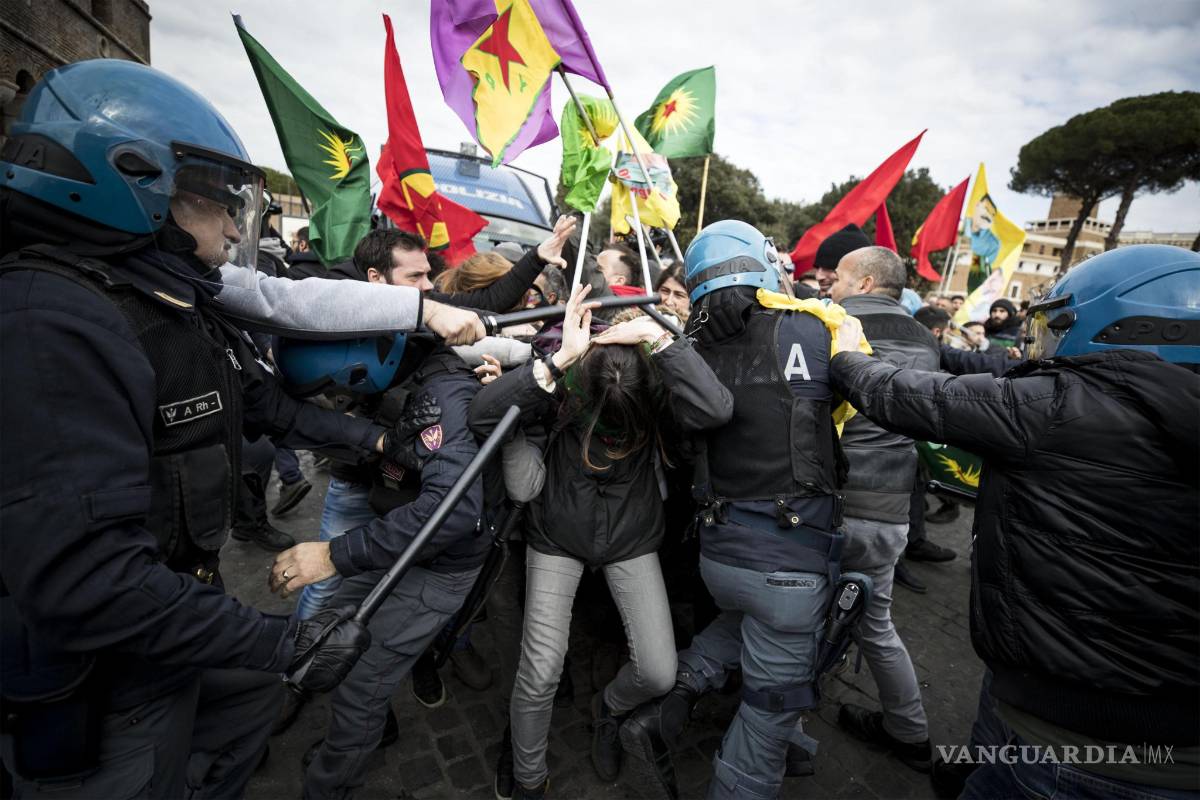 Protestas y enfrentamientos por el encuentro de Erdogan y el Papa Francisco en Roma