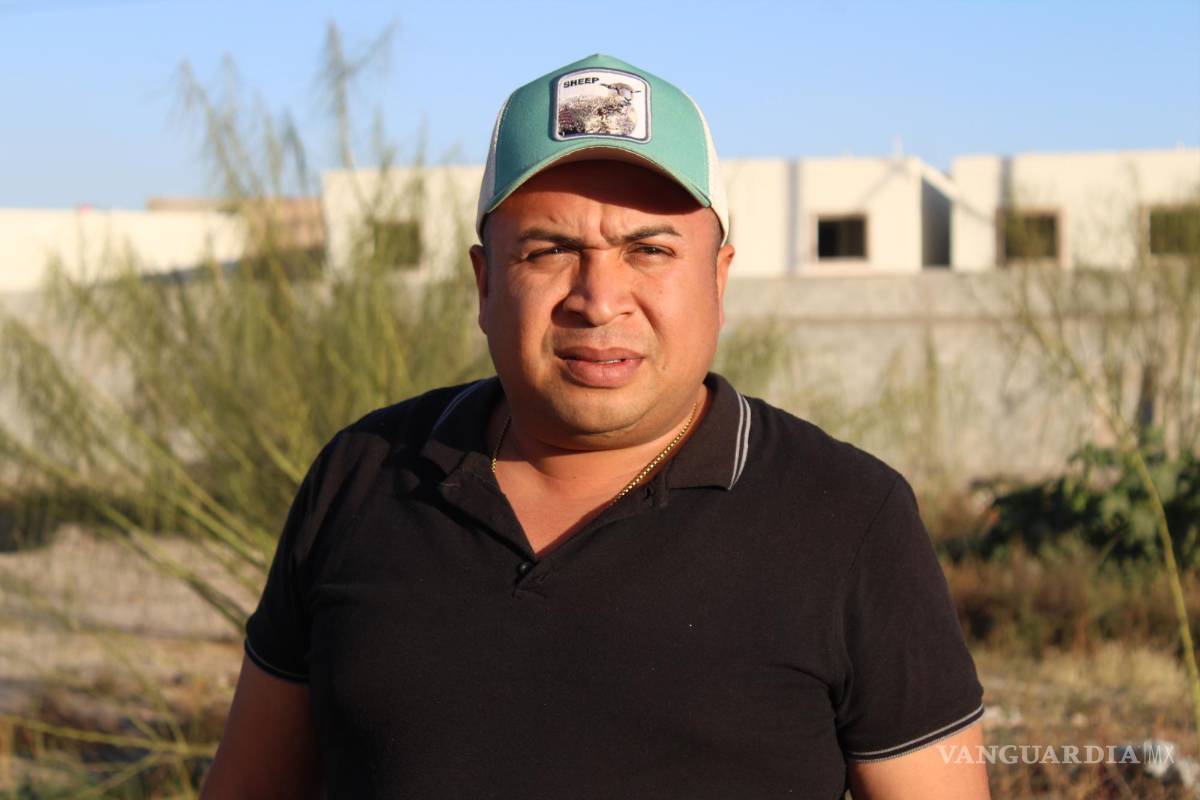 $!Mario Fabián de la Rosa ayudó por años a ‘El Guanatos’ con un plato de comida o unos pesos, hasta que un día le reveló su nombre.