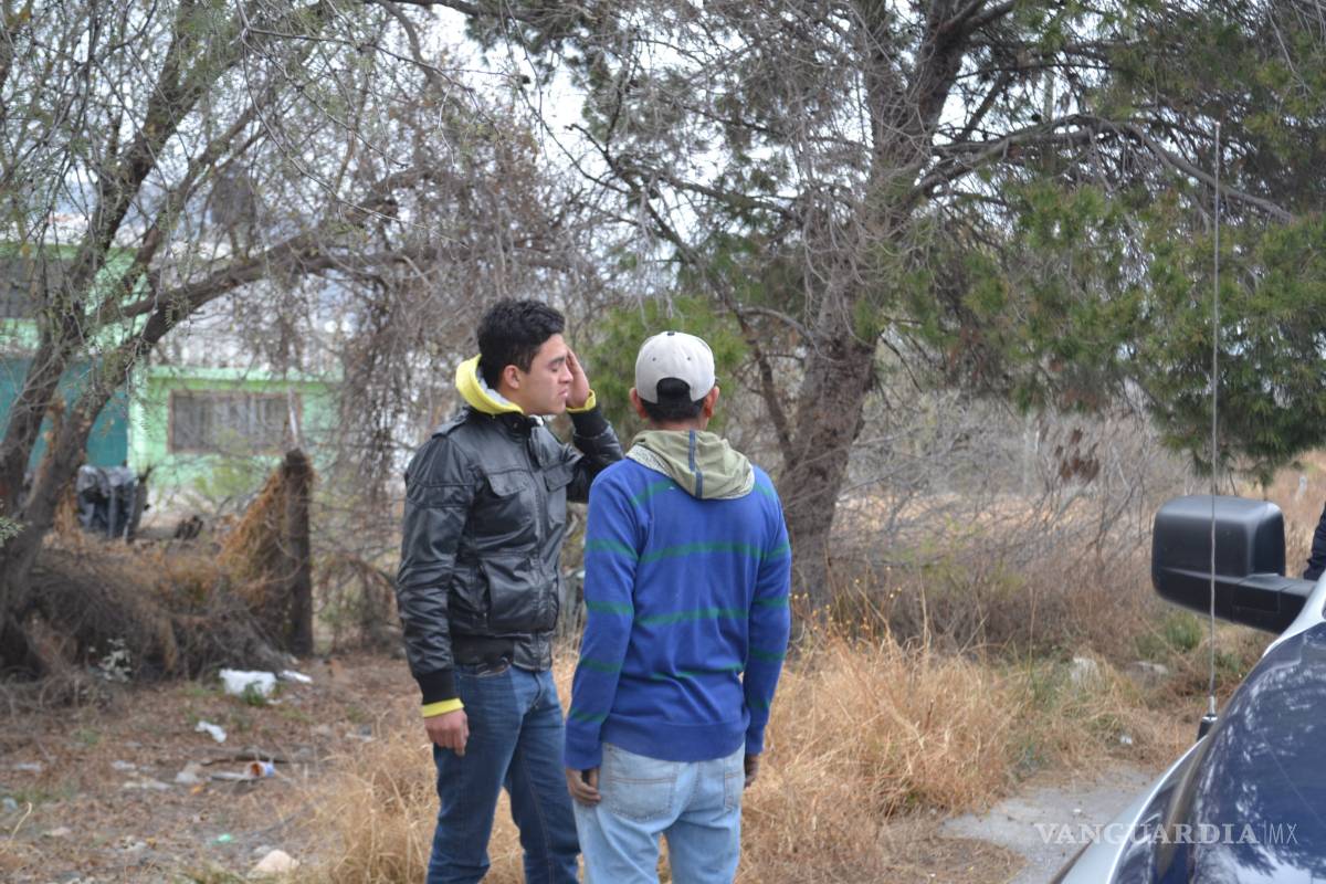 $!Se le ‘cierra’ auto y termina volcado, al sur de Saltillo