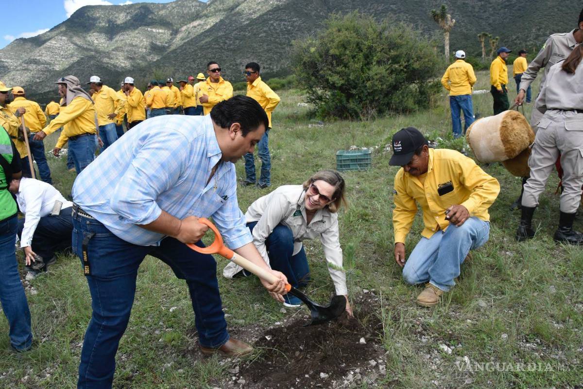 $!La actividad conmemoró el 25 aniversario de la Comisión Nacional Forestal y promovió la participación ciudadana en el cuidado del entorno.