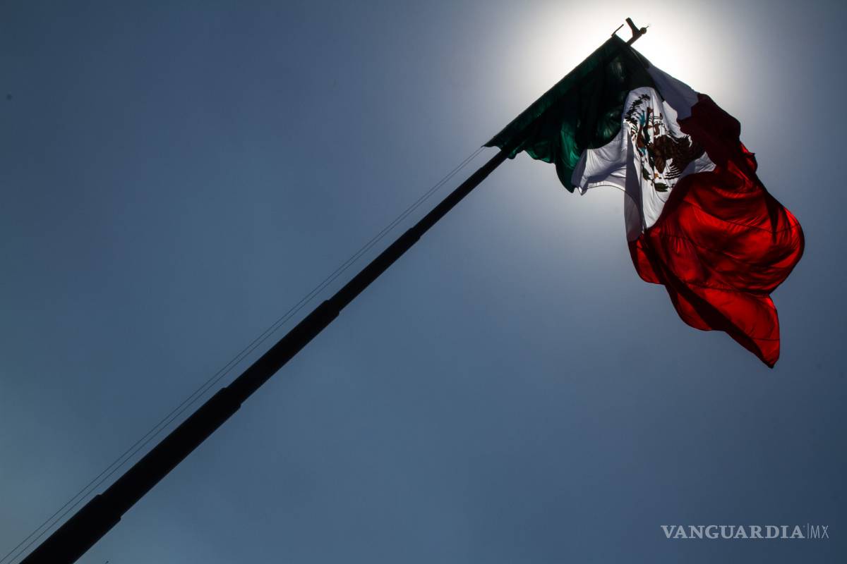 10 datos que quizá no sabías de la Bandera Mexicana