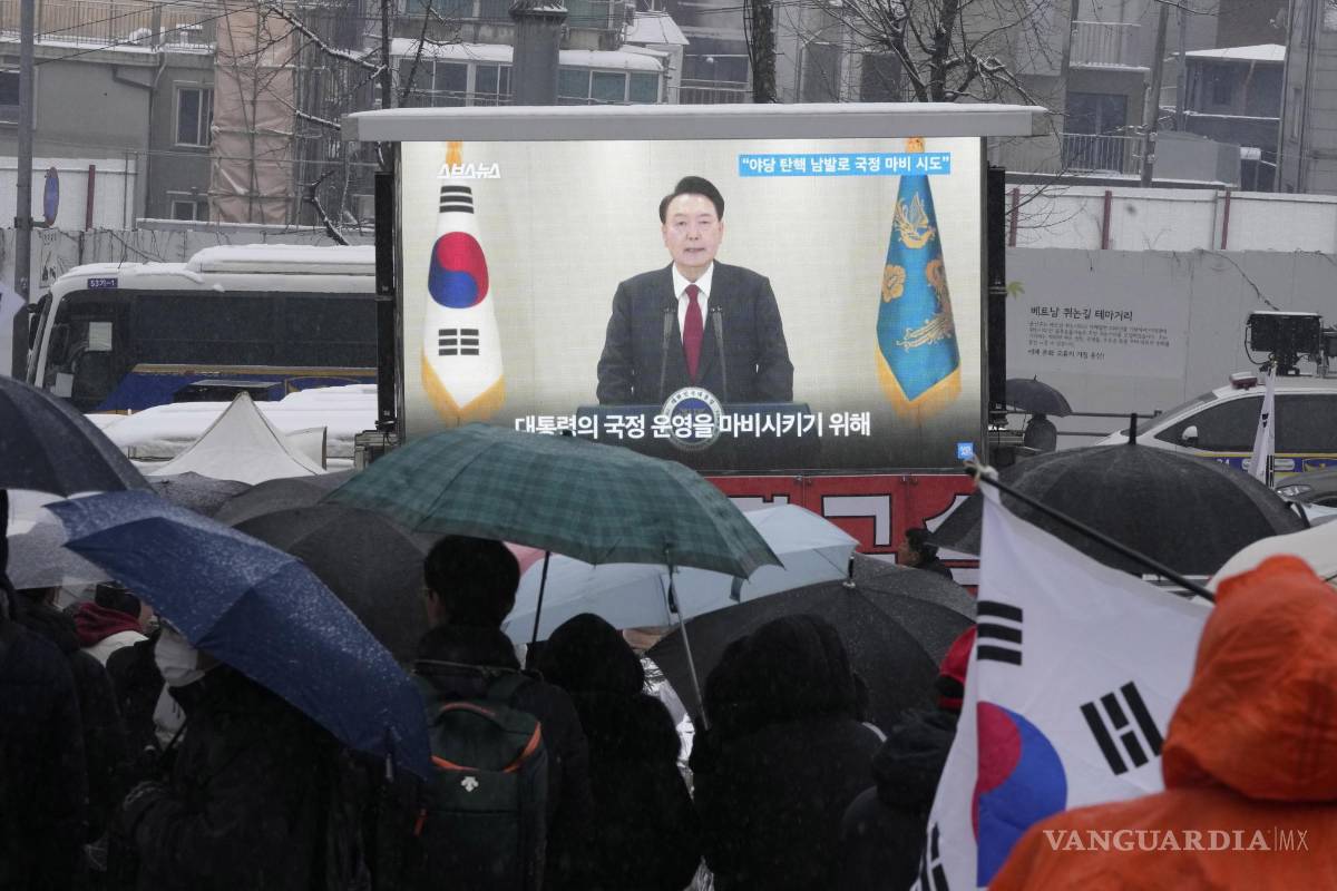 $!Partidarios del destituido del presidente de Corea del Sur, Yoon Suk Yeol asisten a una manifestación para oponerse a su destitución.