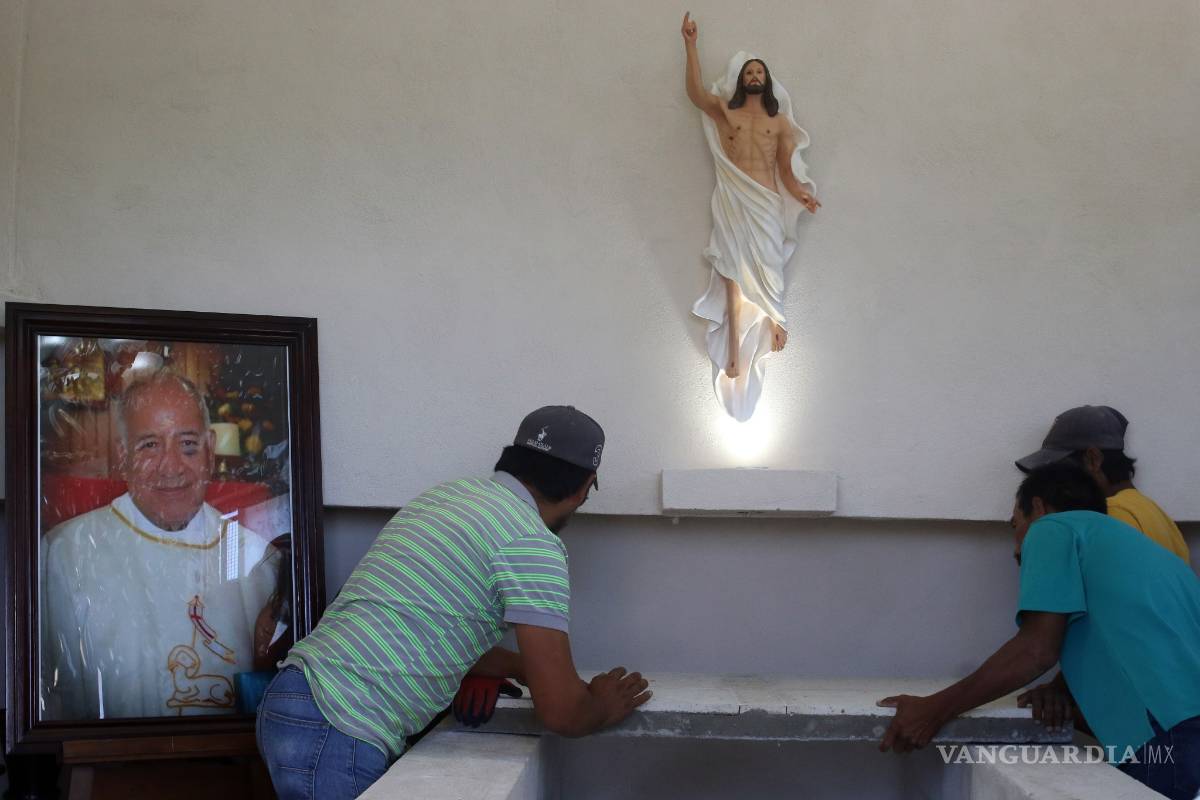 Despiden con mariachi al sacerdote exorcista de la Diócesis de Saltillo