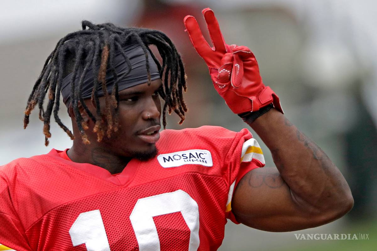 La mala suerte persigue al receptor de los Chiefs, Tyreek Hill