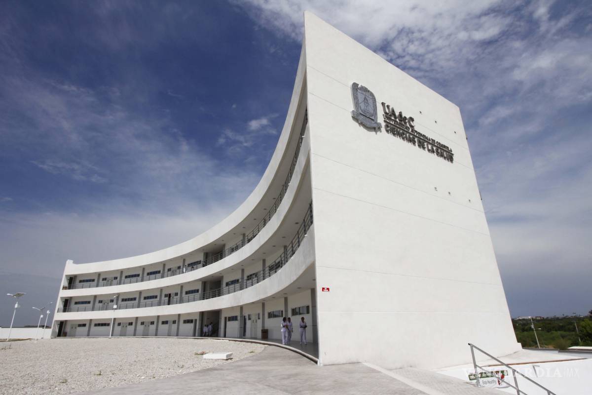 Egresados de Escuela de Medicina de UAdeC, elegibles para certificarse y ejercer en Estados Unidos