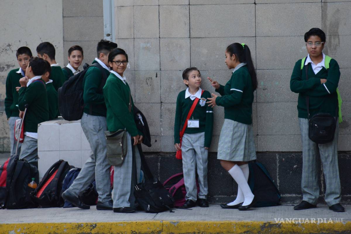 Se les acabó el veinte a los chiquillos; regresan a clases este lunes 25 millones de estudiantes