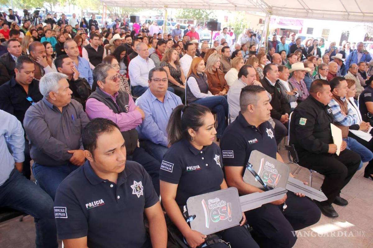 $!Invitó a los elementos policiacos para mantener el acercamiento con la ciudadanía.