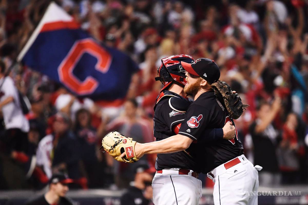 Azulejos entre la espada y la pared; Cleveland a un juego de llevarse la serie