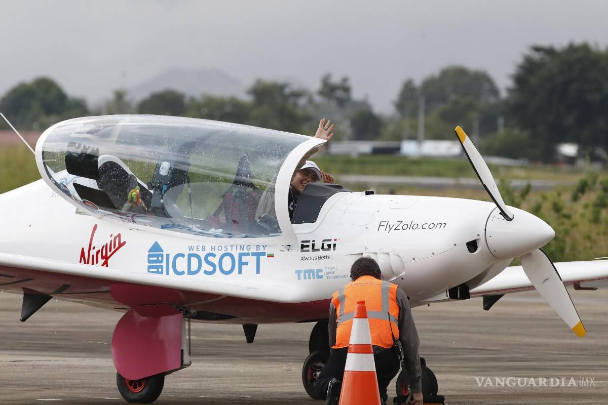 Piloto belga de 19 años que vuela alrededor del mundo llega a Panamá