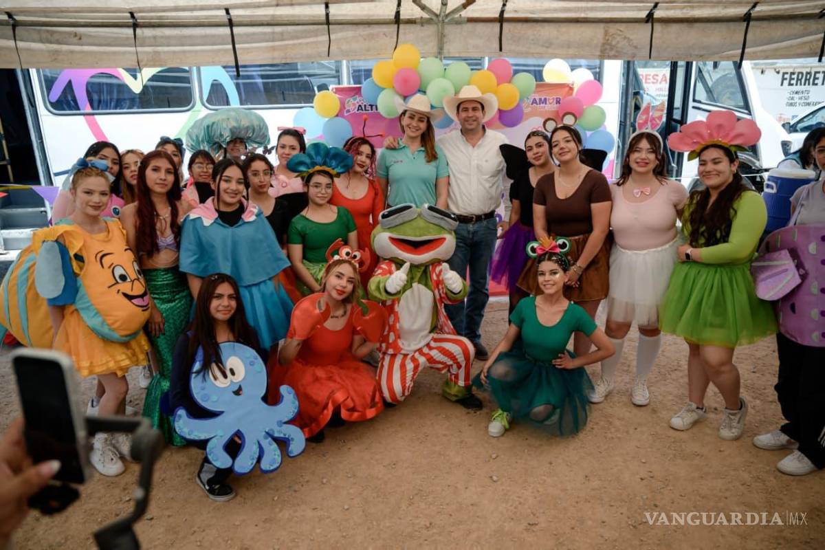$!Niñas y niños de Santa Teresa de los Muchachos también participaron en el festejo organizado por el Gobierno Municipal con juguetes, refrigerios y pastel.