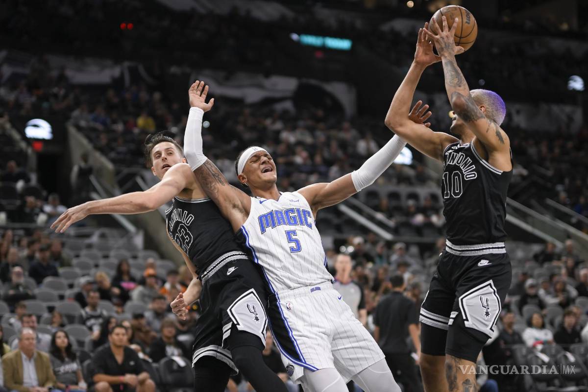 ¡Con 22 triples!: Spurs supera al Magic