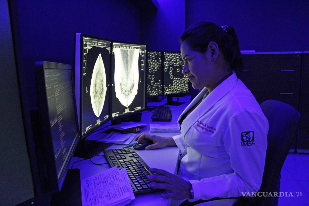 Más de 50 mil personas reciben atención relacionada con cáncer de mama en el IMSS cada año