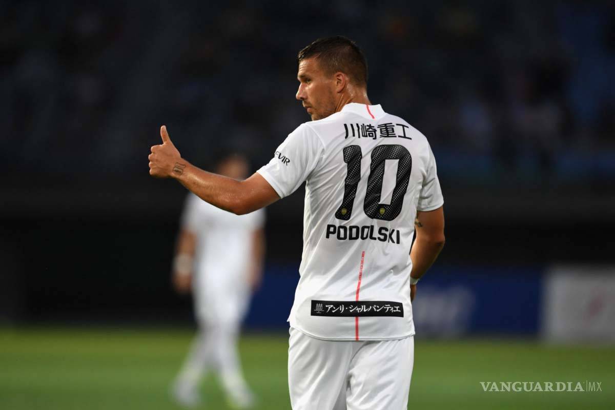 Entusiasma respuesta de la afición azteca a Lucas Podolski