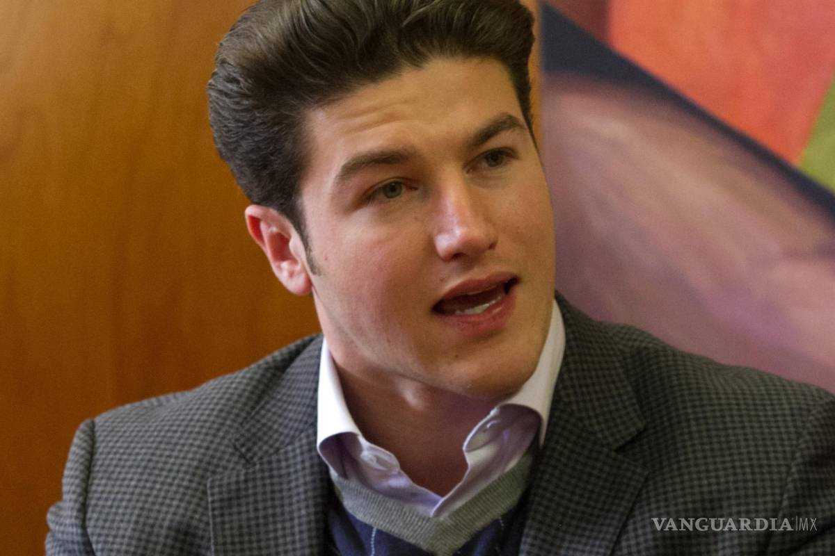 AMLO sigue blindado, propuesta de Morena para quitar fuero es una vacilada, asegura Samuel García