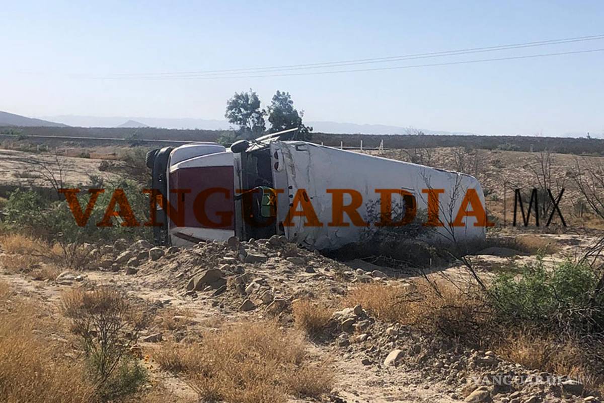 Vuelcan empleados de Ferromex, apenas la libran