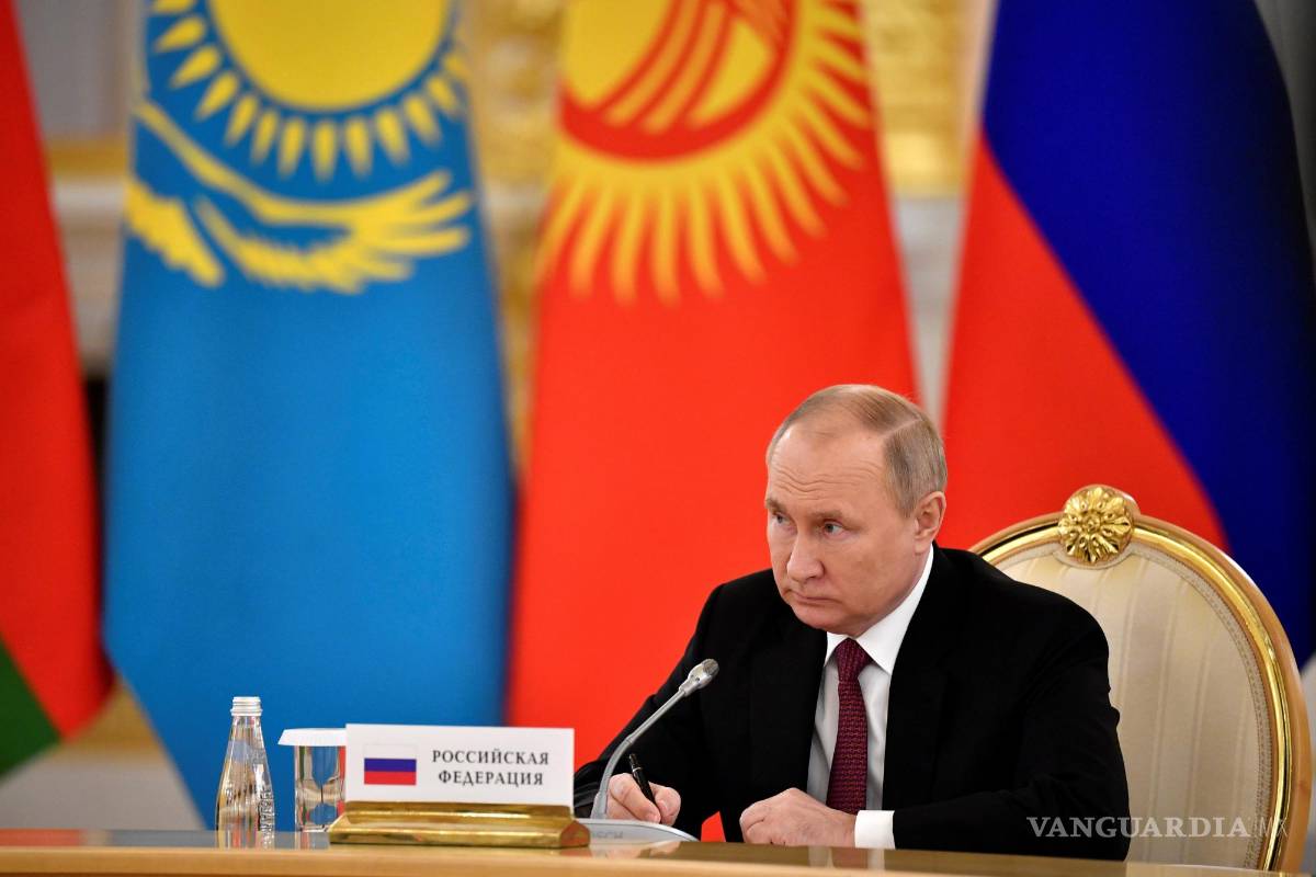 $!El presidente ruso Vladimir Putin asiste a una reunión de los líderes de los estados miembros de la Organización del Tratado de Seguridad Colectiva en el Kremlin.