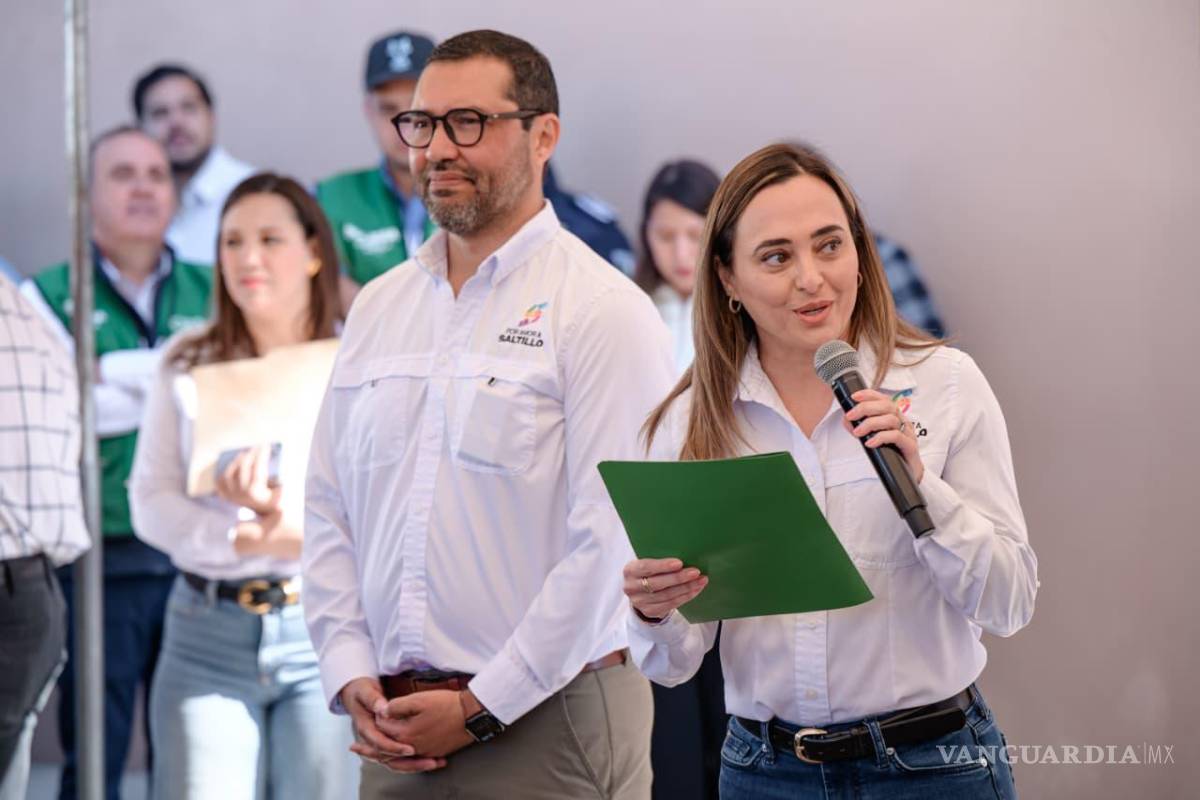 $!Haydeé Nayeli Castro Gutiérrez, directora de Desarrollo Urbano, explicó que la ubicación del puente fue definida tras estudios técnicos realizados en distintos puntos del bulevar Emilio Arizpe de la Maza.