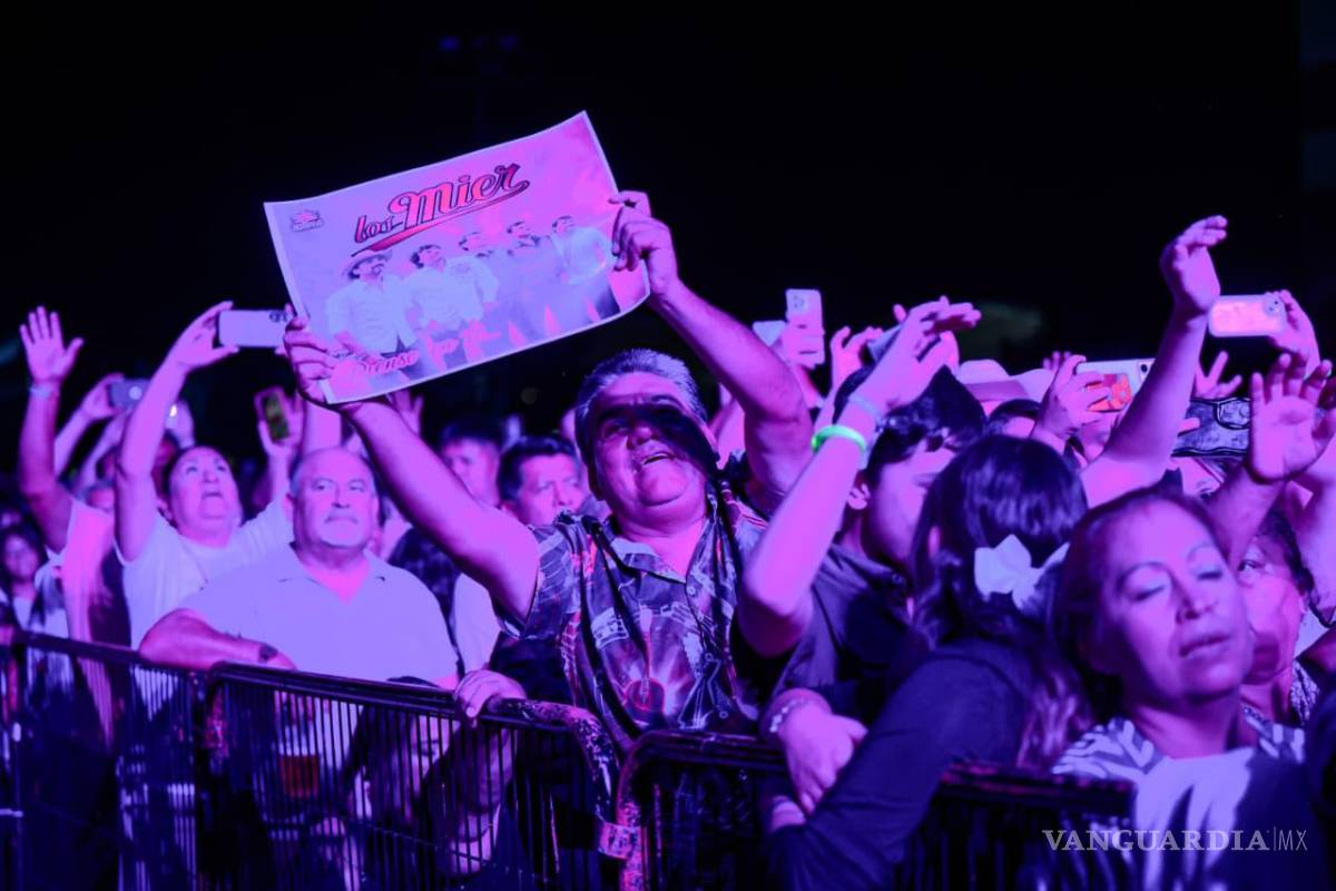 $!Familias saltillenses vibran con los partidos internacionales proyectados en la pantalla gigante del FUTFEST Saltillo 2026 y los conciertos.