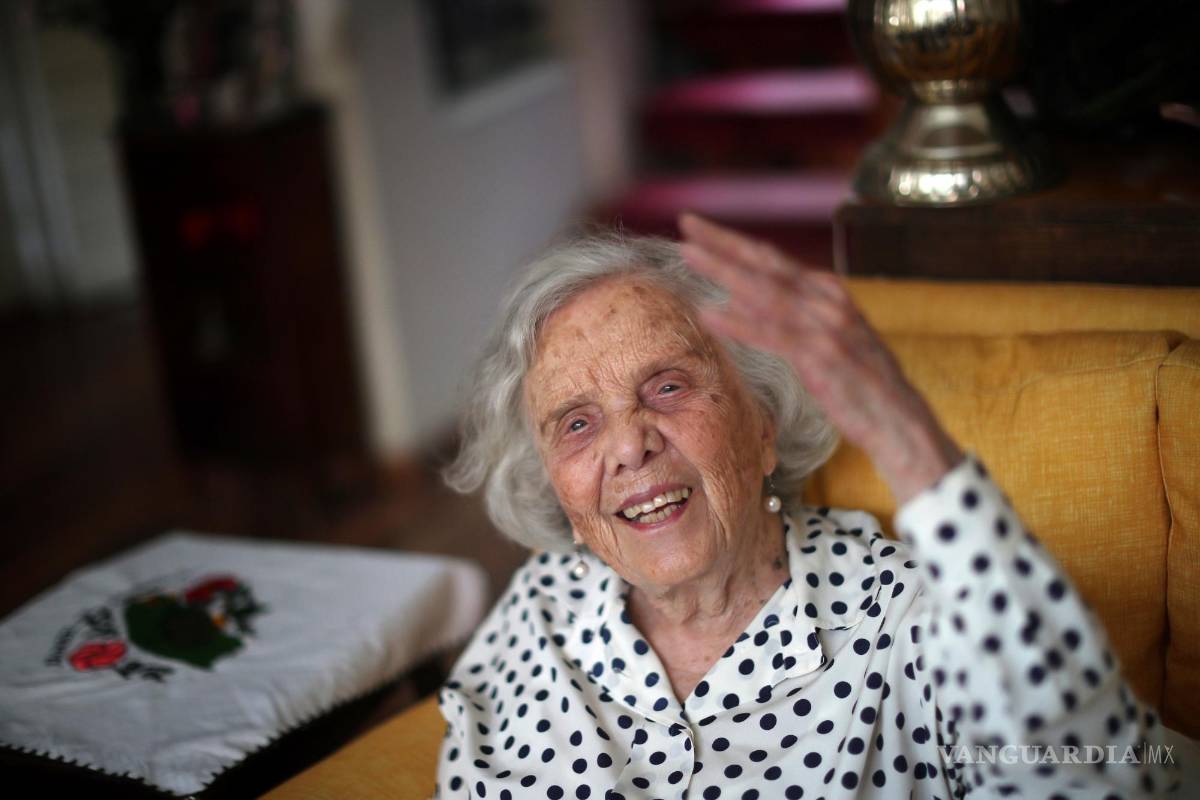 $!La periodista y escritora mexicana Elena Poniatowska en Ciudad de México.