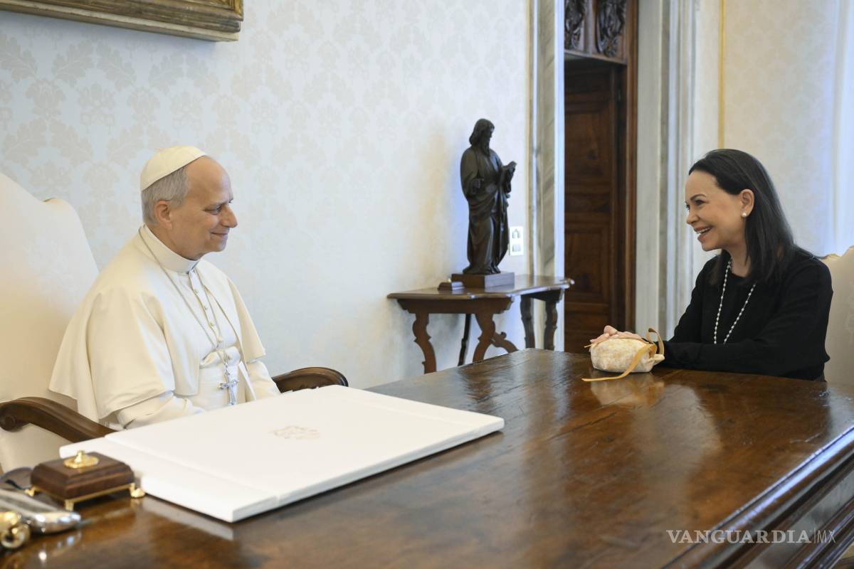 $!El papa León XIV recibe a la líder opositora venezolana y nobel de la paz María Corina Machado, este lunes en el Vaticano.