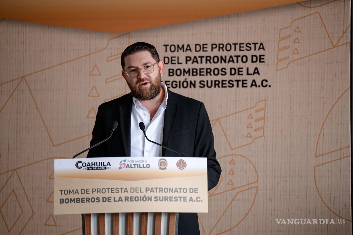 $!Alejandro Villarreal Mireles rindió protesta como presidente del Patronato y expresó su voluntad de trabajar con transparencia y determinación por los bomberos de Saltillo.