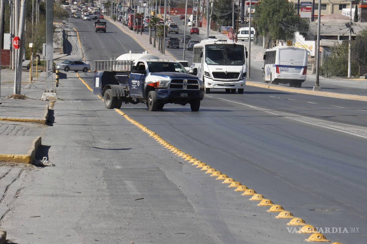$!La Ciclovía ya tomó forma en la acera sur del periférico LEA, al poniente de la ciudad.