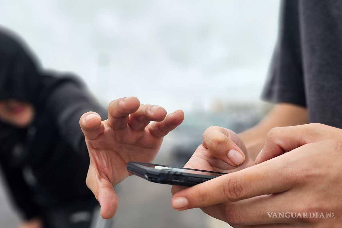 $!Al año en Saltillo se presentan más de mil denuncias por robo de celular.