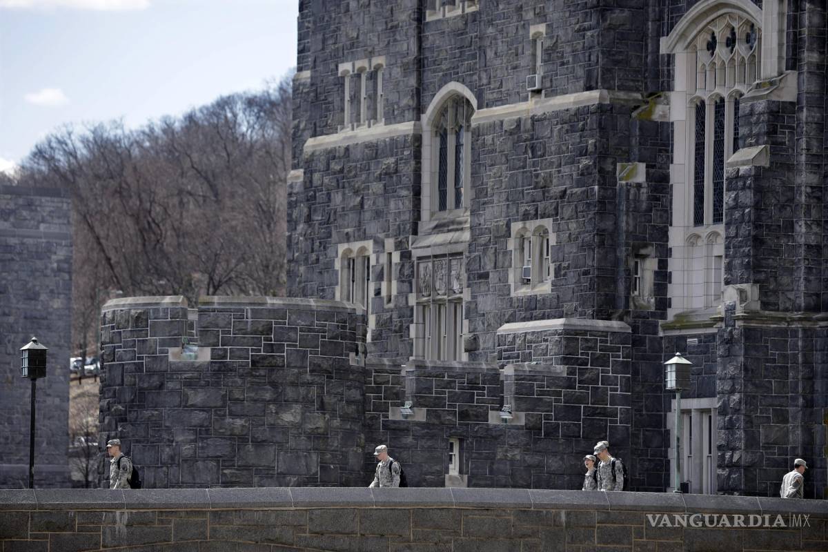 Demanda catedrático de West Point a la academia militar por restricciones a la libertad de expresión