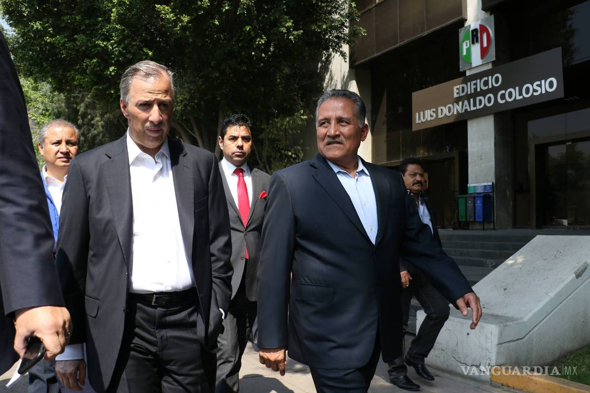 $!En carrera presidencial: AMLO acelera paso, Meade retrocede: Bloomberg