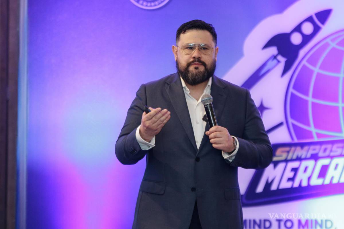 $!Reynaldo Barbarin abrió el programa de conferencias con una exposición sobre comunicación política y construcción de marca personal.
