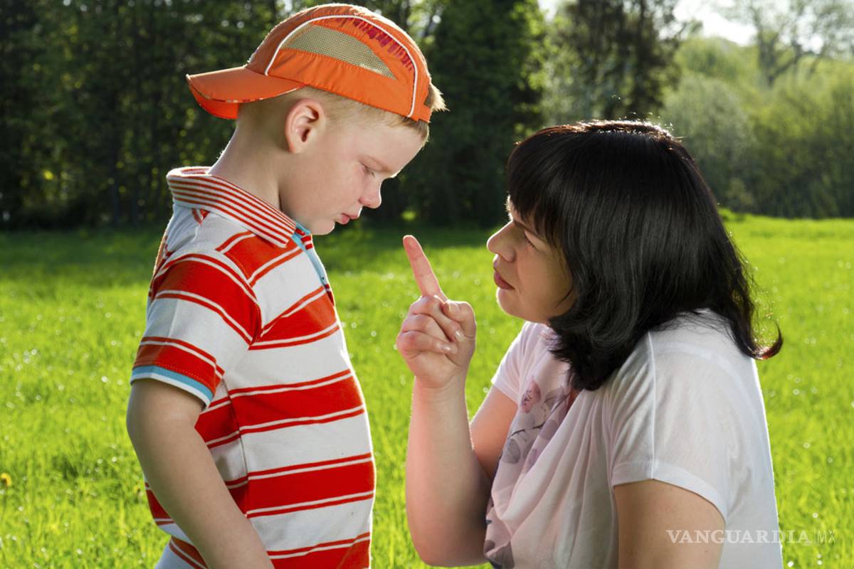 3 cosas que jamás debes de decirle a tu hijo tímido