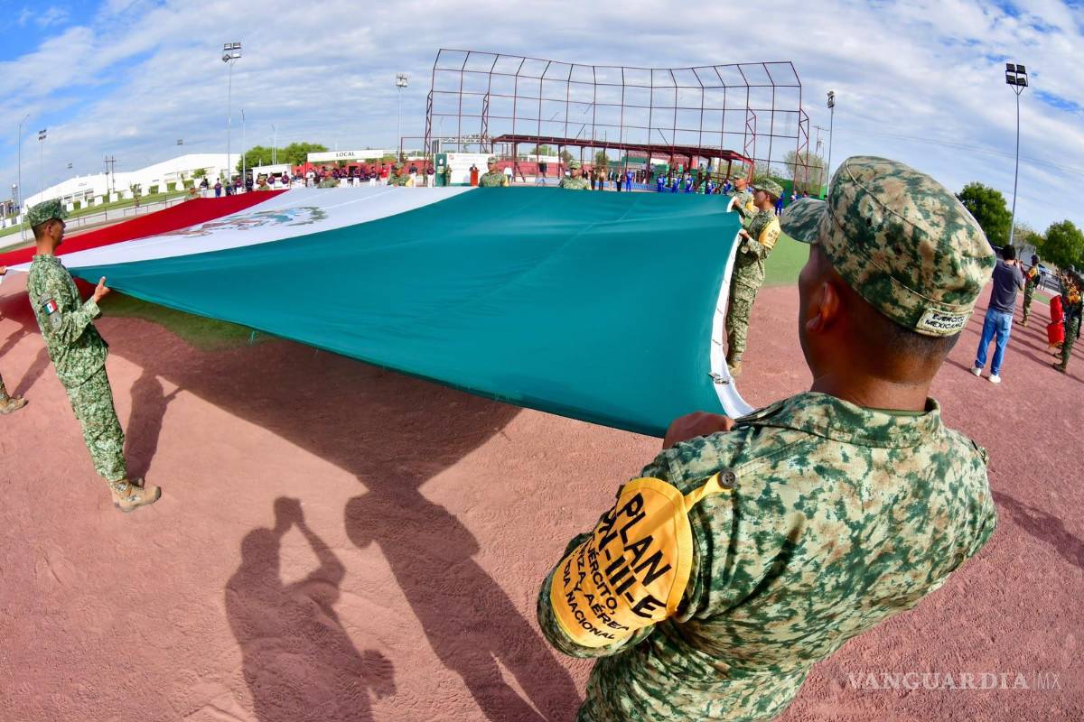 $!Un encuentro de béisbol entre Acereros de la Liga Suárez Villastrigo y la Academia de Pilo Ramos formó parte de las actividades conmemorativas.