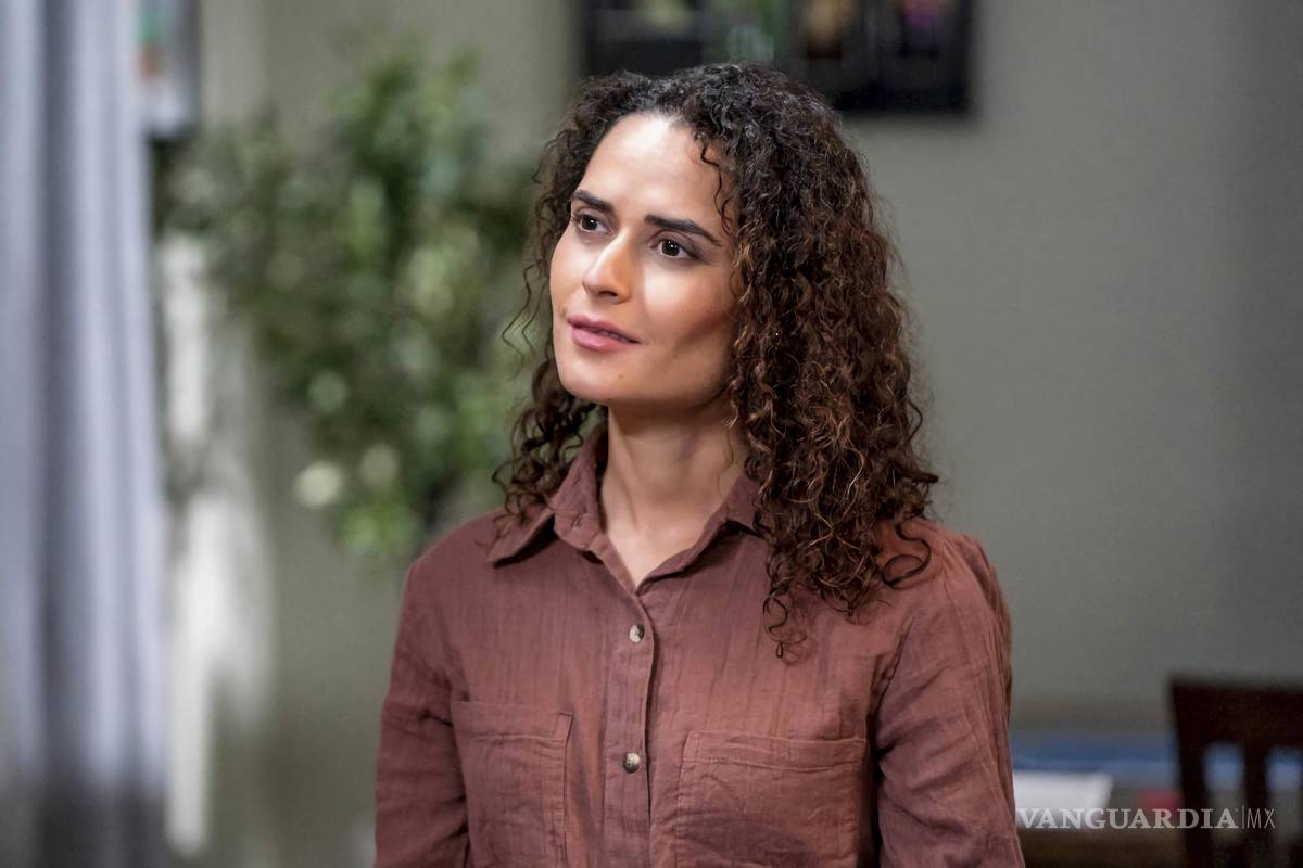 $!Stephanie Nogueras como Camille, durante una escena de un episodio de la serie Killing It.