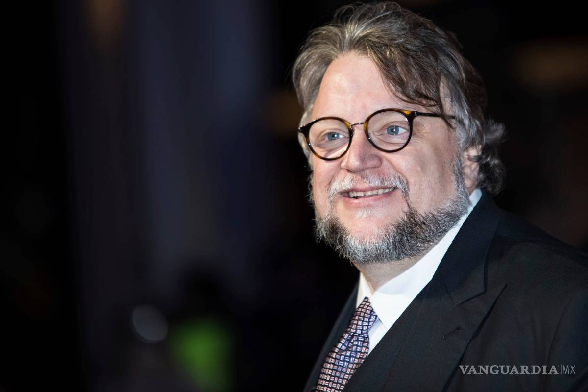 Lleva Guillermo del Toro a Morelia el documental “Ayotzinapa: El paso de la tortuga”