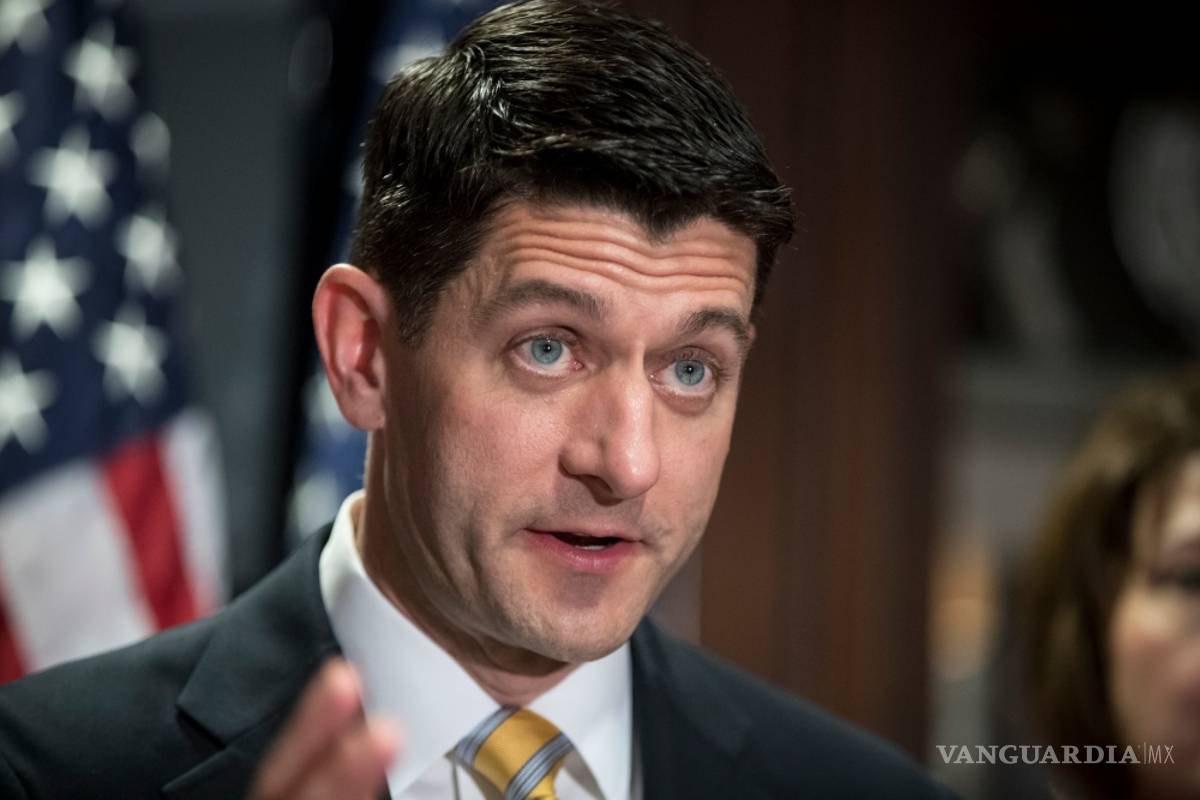 Asegura Paul Ryan que se busca &quot;dañar&quot; a Trump con polémica del FBI