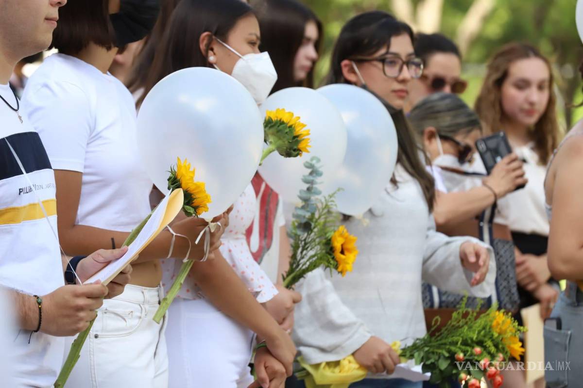 $!El homenaje terminó con una composición de Ana Karen, titulada “Fer Iván, nuestra estrella fugaz”.