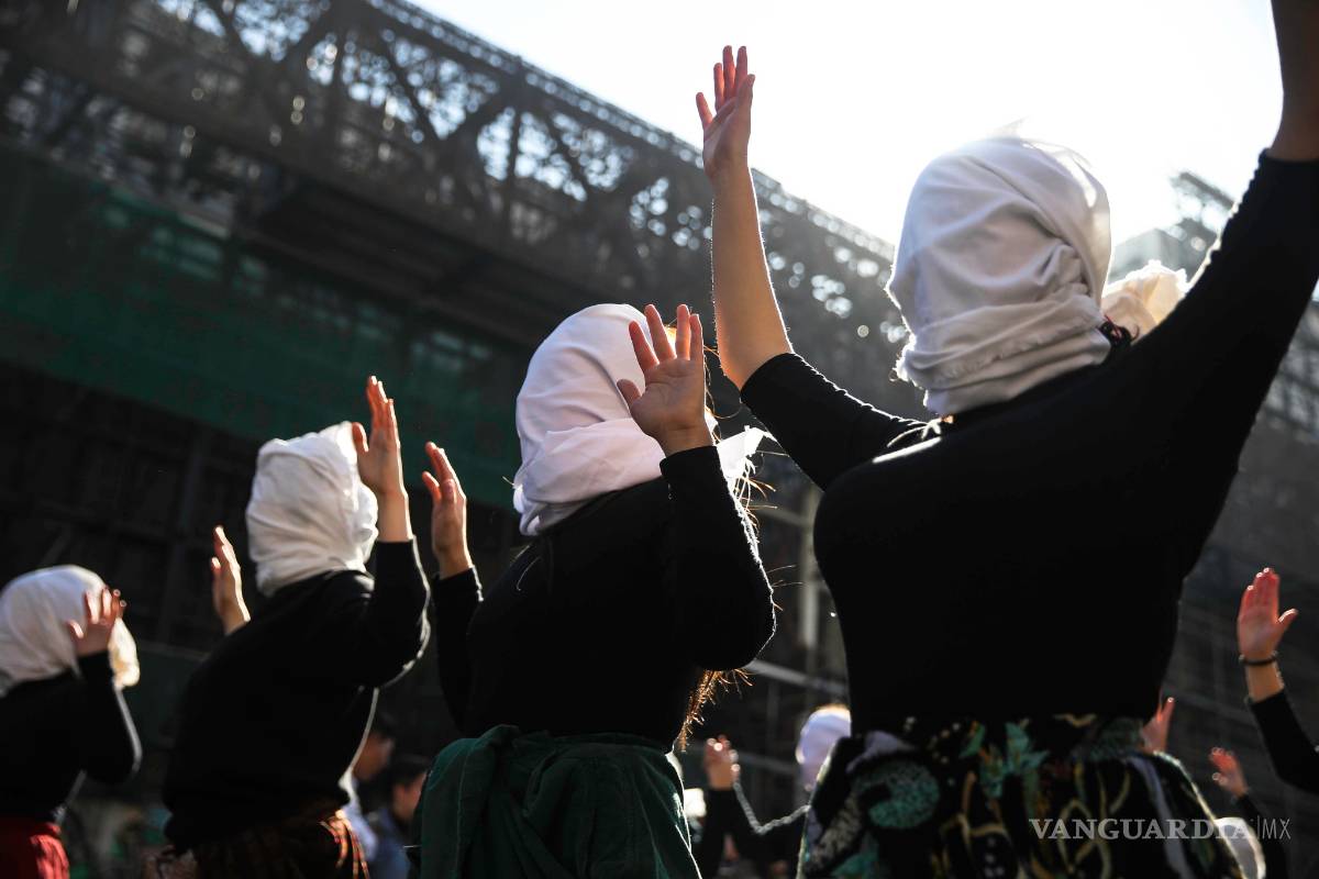 Miles protestan en Chile contra la violencia de género