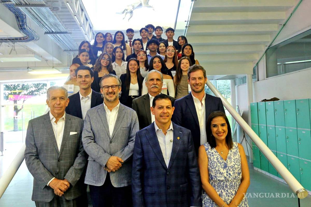 $!Primera generación de becarias y becarios Sélíder Saltillo, reunidos en la Infoteca Campus Arteaga de la UAdeC con rectores de varias universidades,