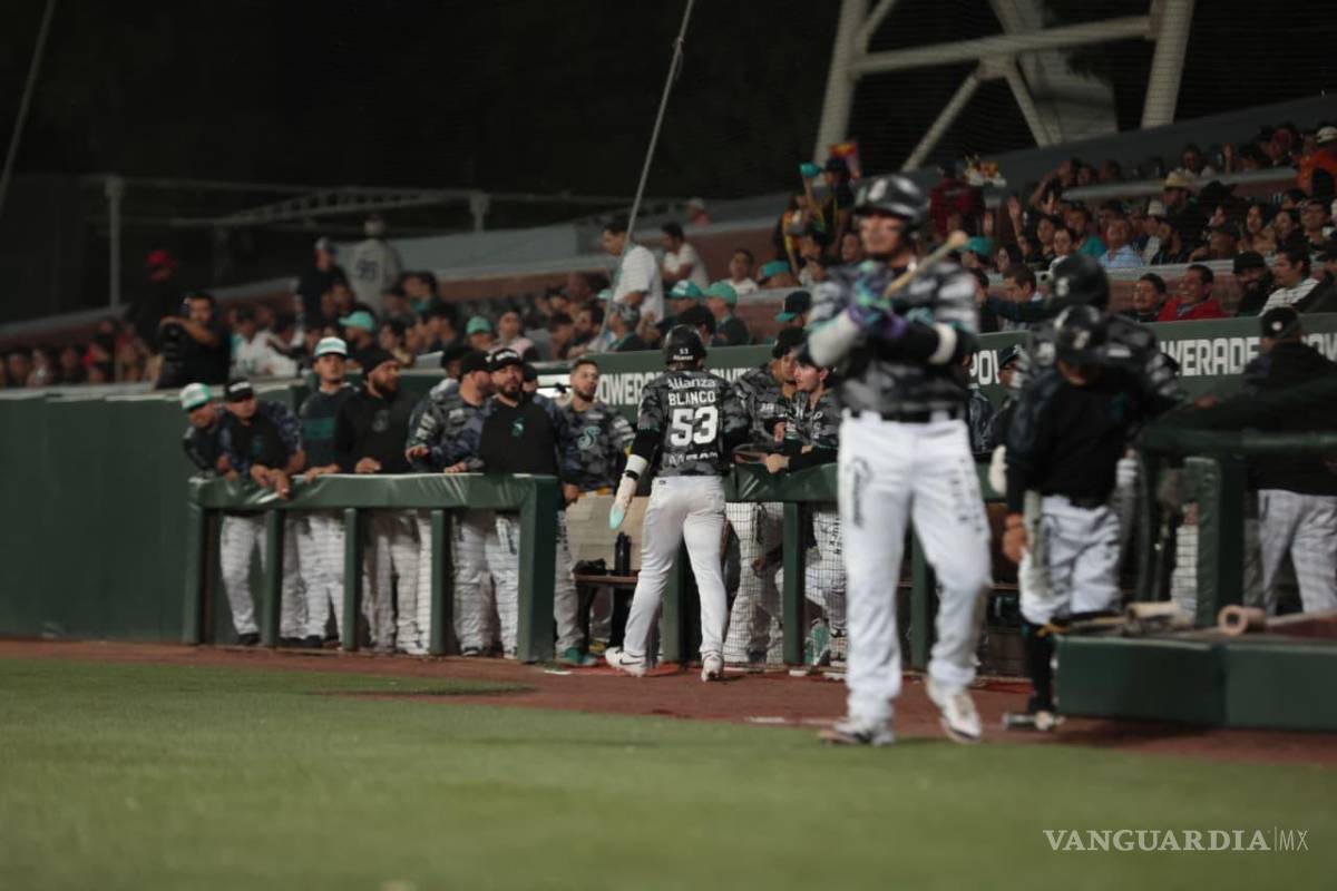 $!La lluvia obligó a detener el tercer juego de la serie cuando Saraperos mantenía ventaja de 5-1 sobre Sultanes.