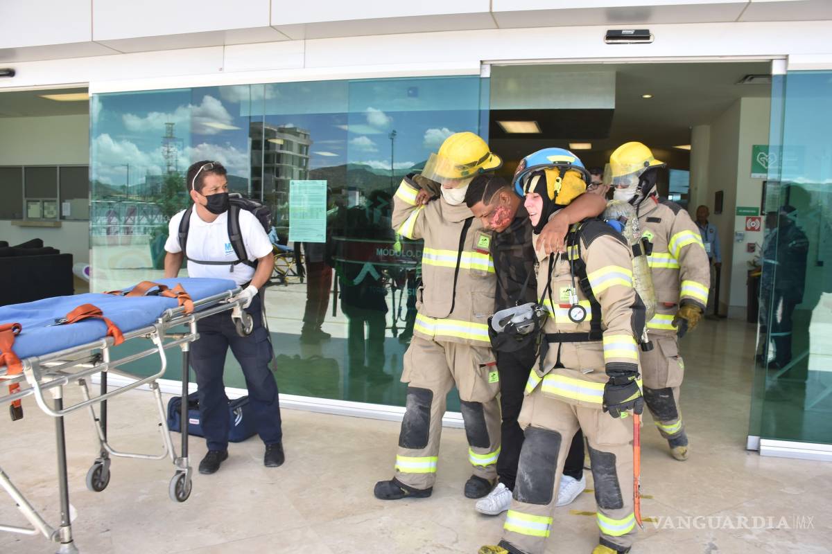 $!El ejercicio contempla la coordinación entre cuerpos de seguridad, paramédicos y bomberos ante una situación de emergencia simulada.