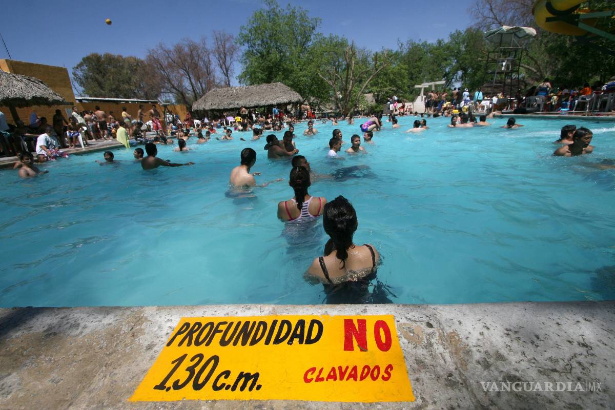 Llenan saltillenses balnearios por ola de calor