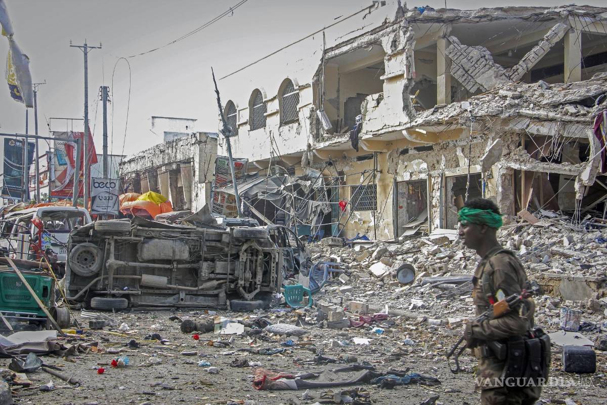 Levanta Somalia 30 cadáveres tras estallidos de coches bomba