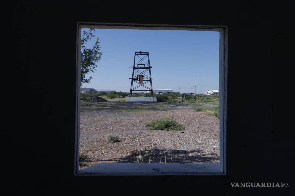 $!Aspecto de mina vertical con la torre sobre el pocito de donde se extrae el carbón.